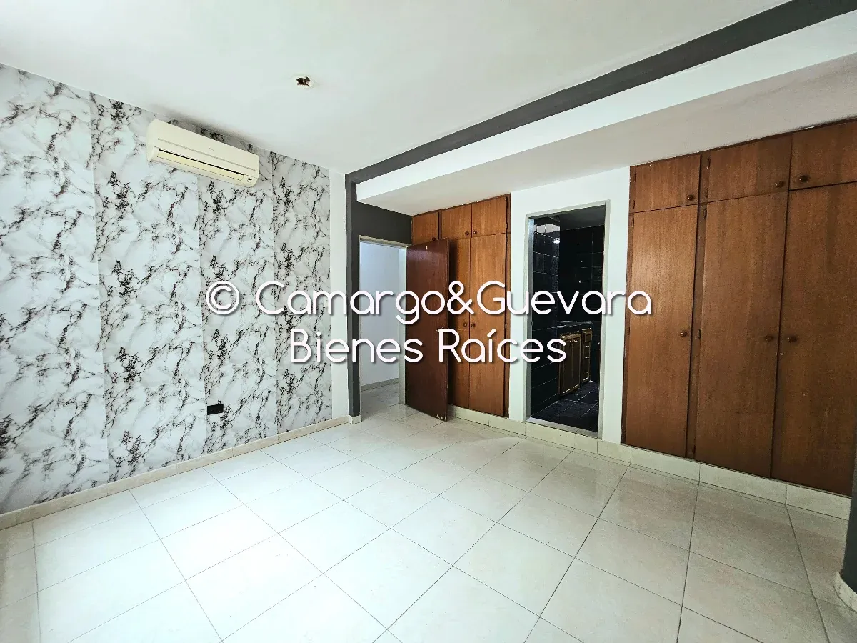 ALQUILER DE CASA EN CARACAS - 4