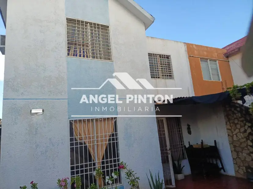 TOWNHOUSE VENTA VILLA SUR SAN FRANCISCO VENEZUELA API 9455