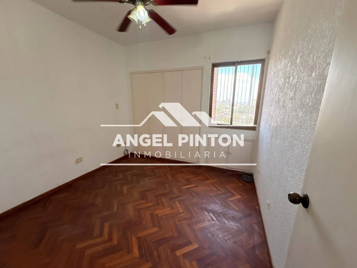  APARTAMENTO VENTA CALLE 80 MARACAIBO VENEZUELA API 9950 - 8