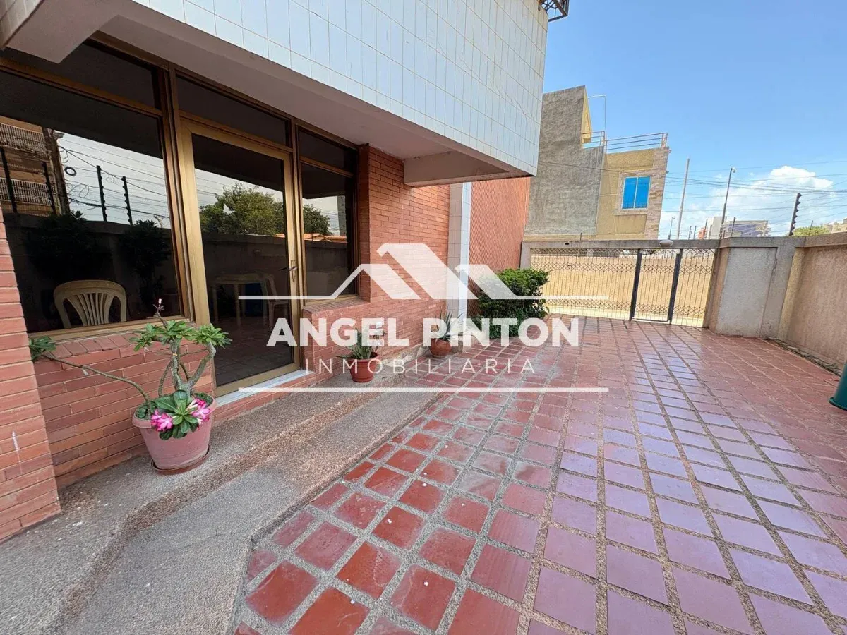  APARTAMENTO VENTA CALLE 80 MARACAIBO VENEZUELA API 9950 - 20