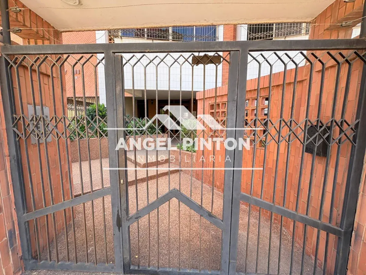  APARTAMENTO VENTA CALLE 80 MARACAIBO VENEZUELA API 9950 - 21