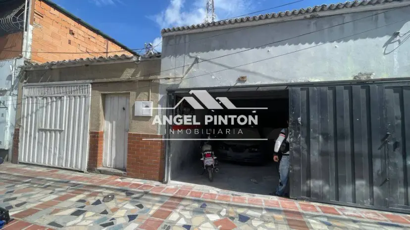 CASA COMERCIAL VENTA CARRERA 25 BARQUISIMETO API 517639