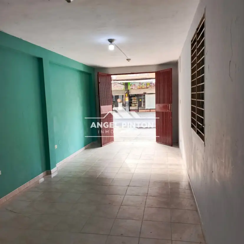 LOCAL COMERCIAL VENTA AV PAEZ CENTRO ACARIGUA VENEZUELA API 9022