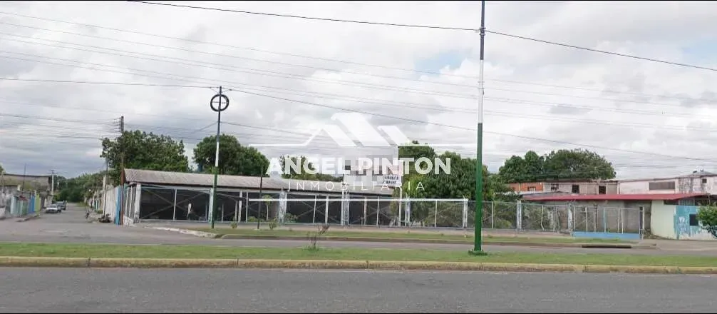 TERRENO GALPÓN COMERCIAL AV CIRCUNVALACIÓN BARRIO BOLÍVAR ACARIGUA API 8099 - 2