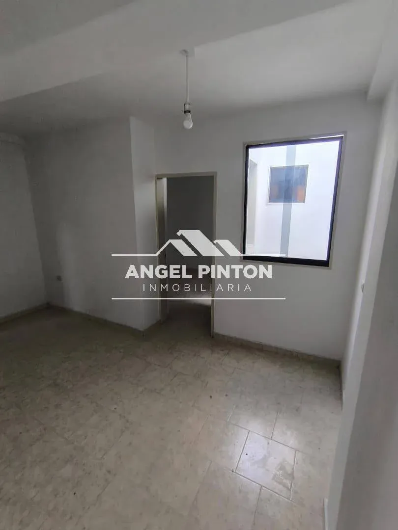 LOCAL COMERCIAL ALQUILER CARRERA 23 BARQUISIMETO VENEZUELA API 10310 - 5