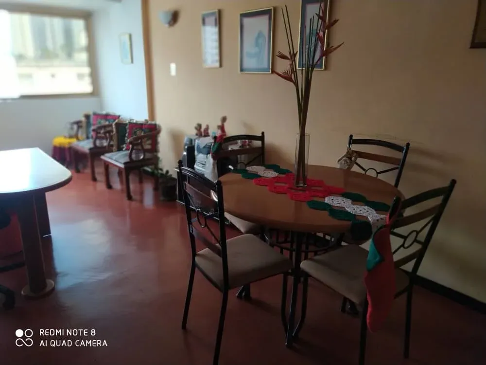 Vendo APTO. Edificio Céntrico a 1 cuadra de Av. Bolívar Norte, Valencia - 8
