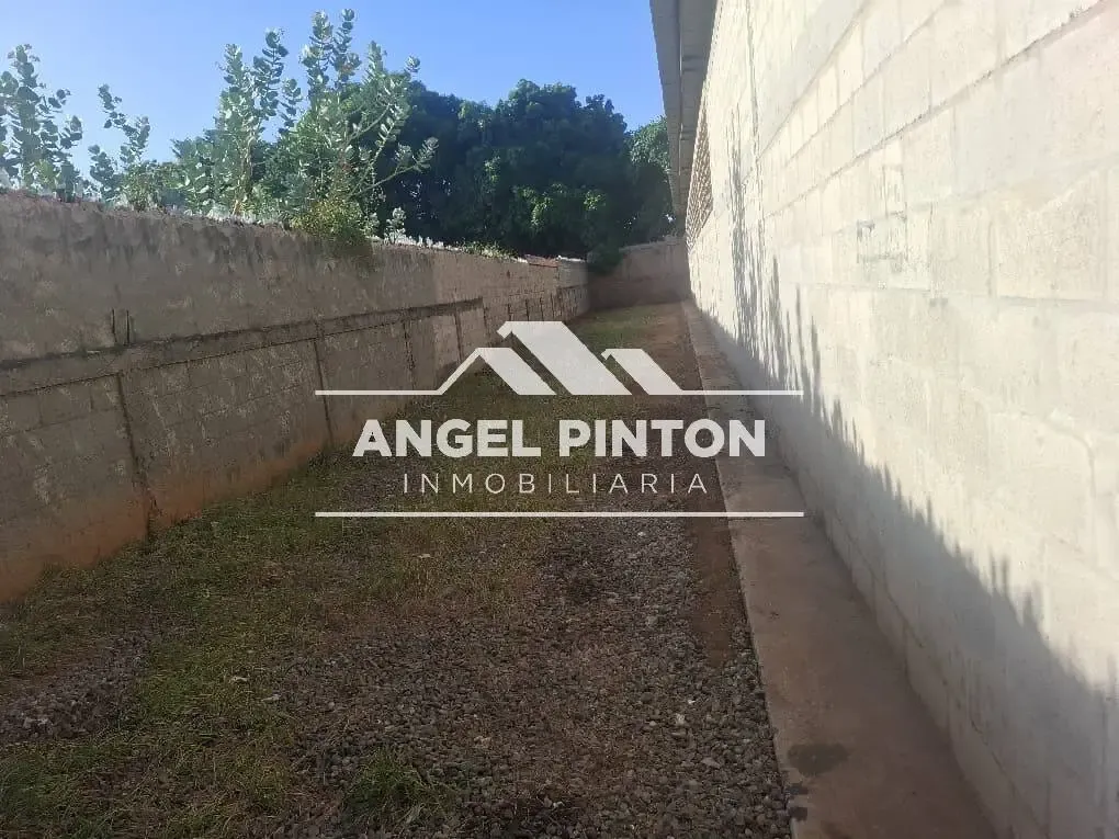 GALPONES EN VENTA SECTOR ANDRES ELOY BLANCO MARACAIBO VENEZUELA API 9607 - 8