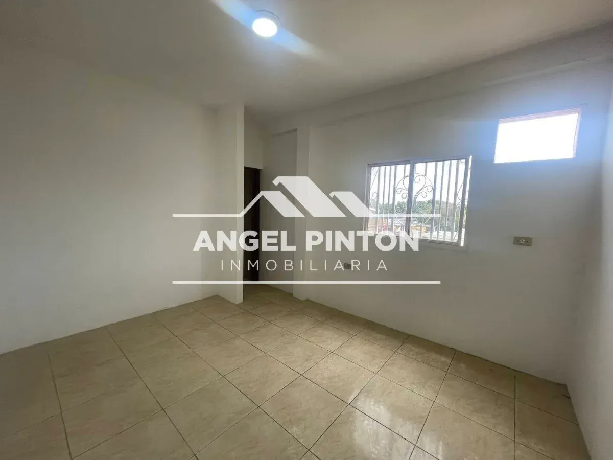 TOWHHOUSE VENTA URDANETA MARACAIBO, VENEZUELA API 9647 - 6