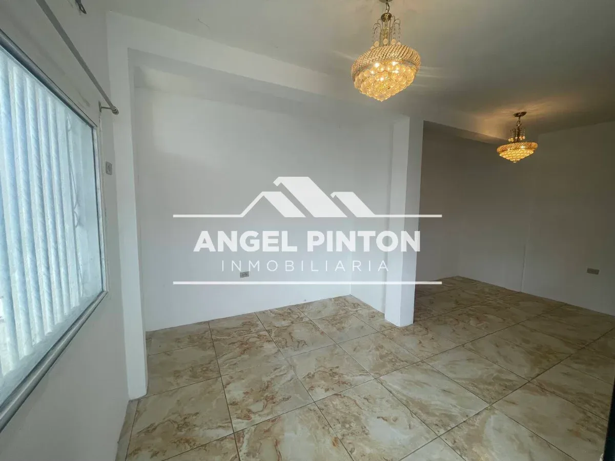 TOWHHOUSE VENTA URDANETA MARACAIBO, VENEZUELA API 9647 - 13