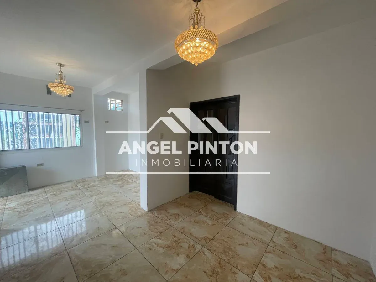 TOWHHOUSE VENTA URDANETA MARACAIBO, VENEZUELA API 9647 - 15