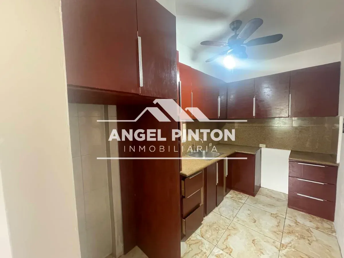 TOWHHOUSE VENTA URDANETA MARACAIBO, VENEZUELA API 9647 - 16