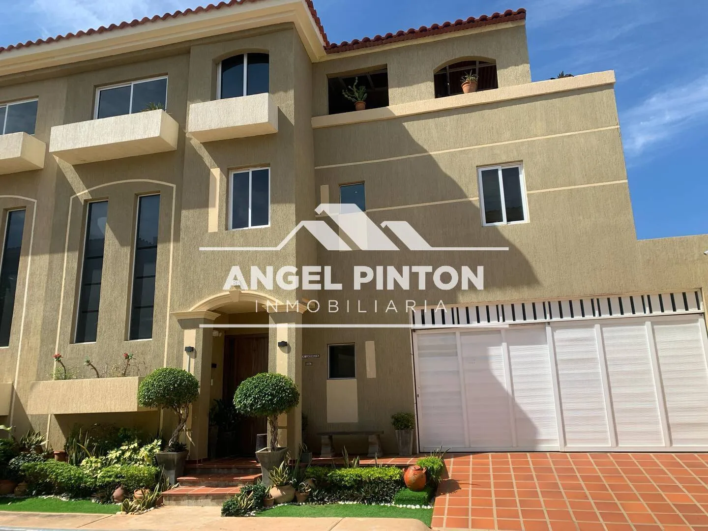 CASA EN VENTA EN VILLA CABO NORTE ISLA DORADA MARACAIBO VENEZUELA API 9668 - 2