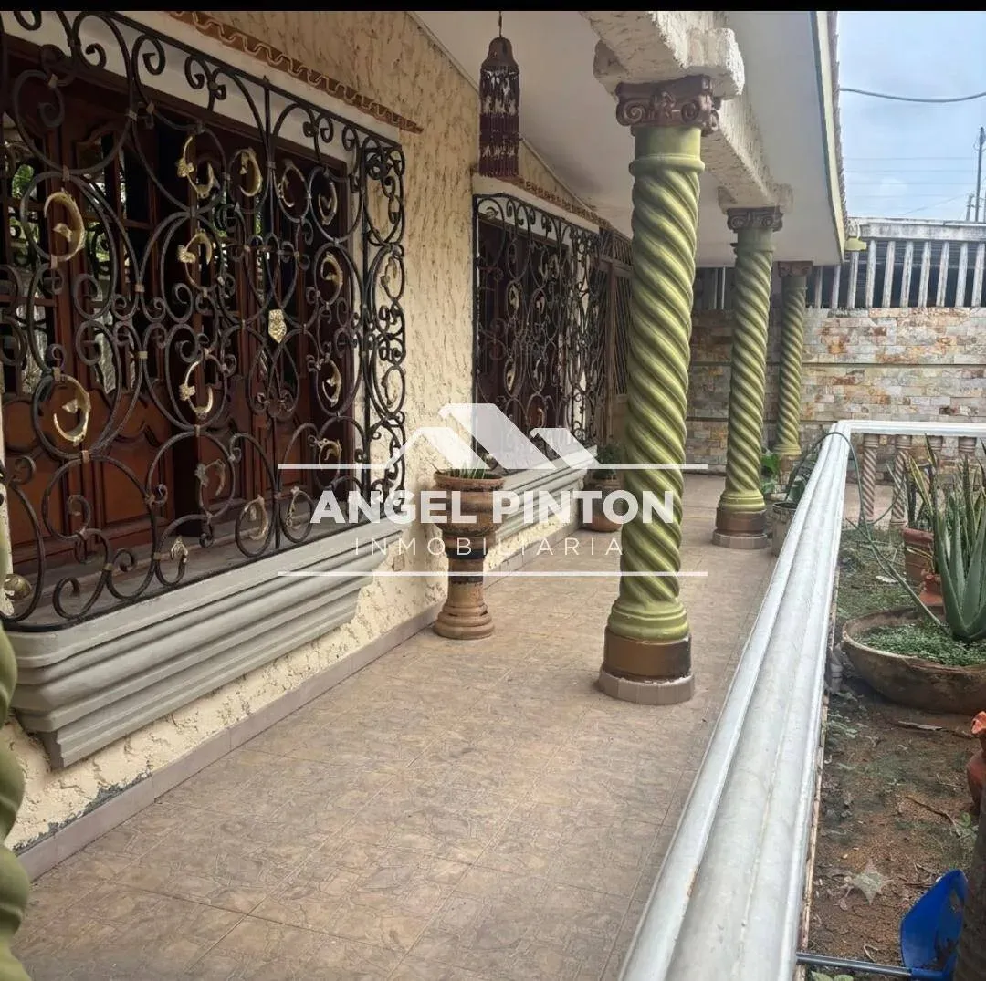 CASA EN VENTA URB LAS LOMAS MARACAIBO VENEZUELA API 9684 - 3