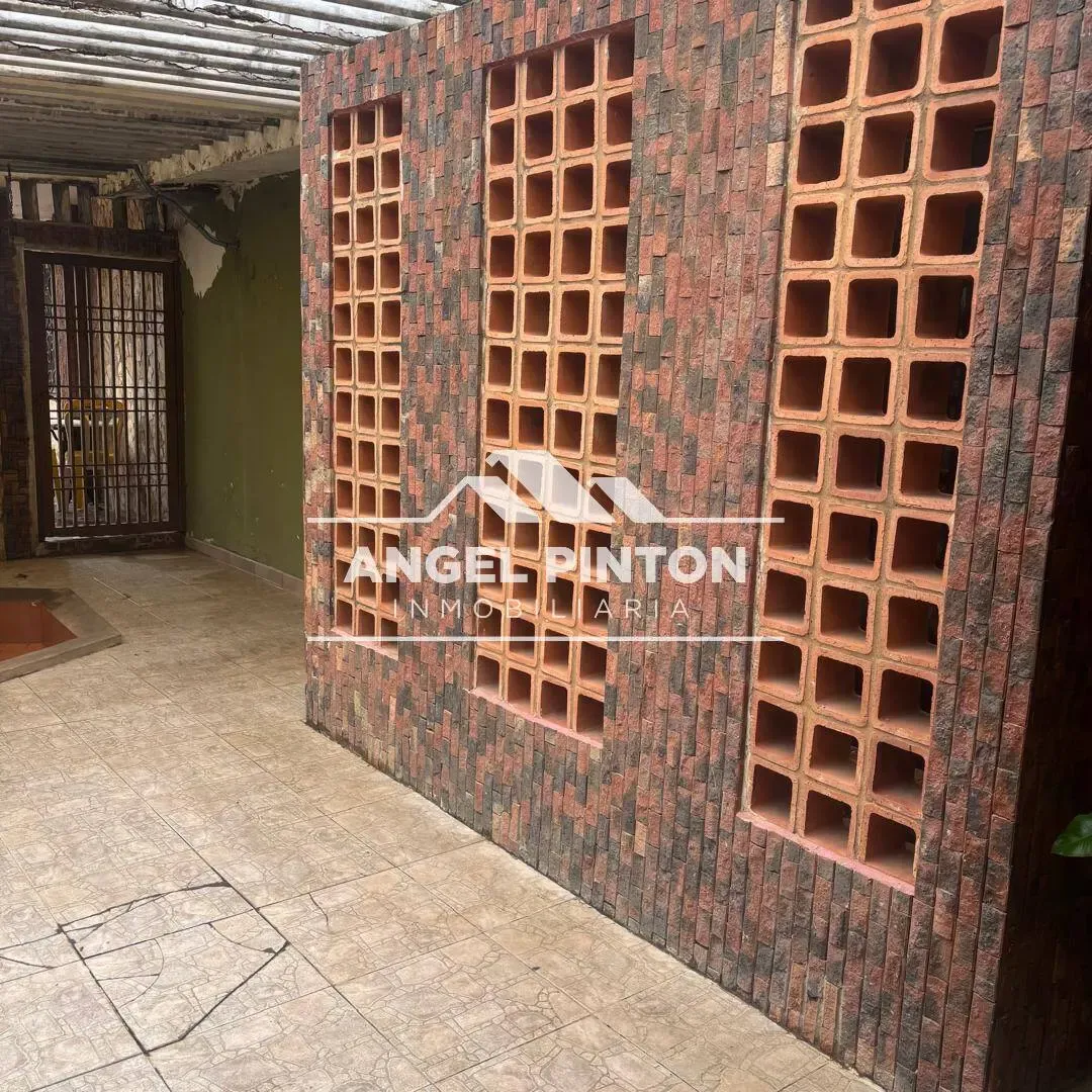 CASA EN VENTA URB LAS LOMAS MARACAIBO VENEZUELA API 9684 - 5