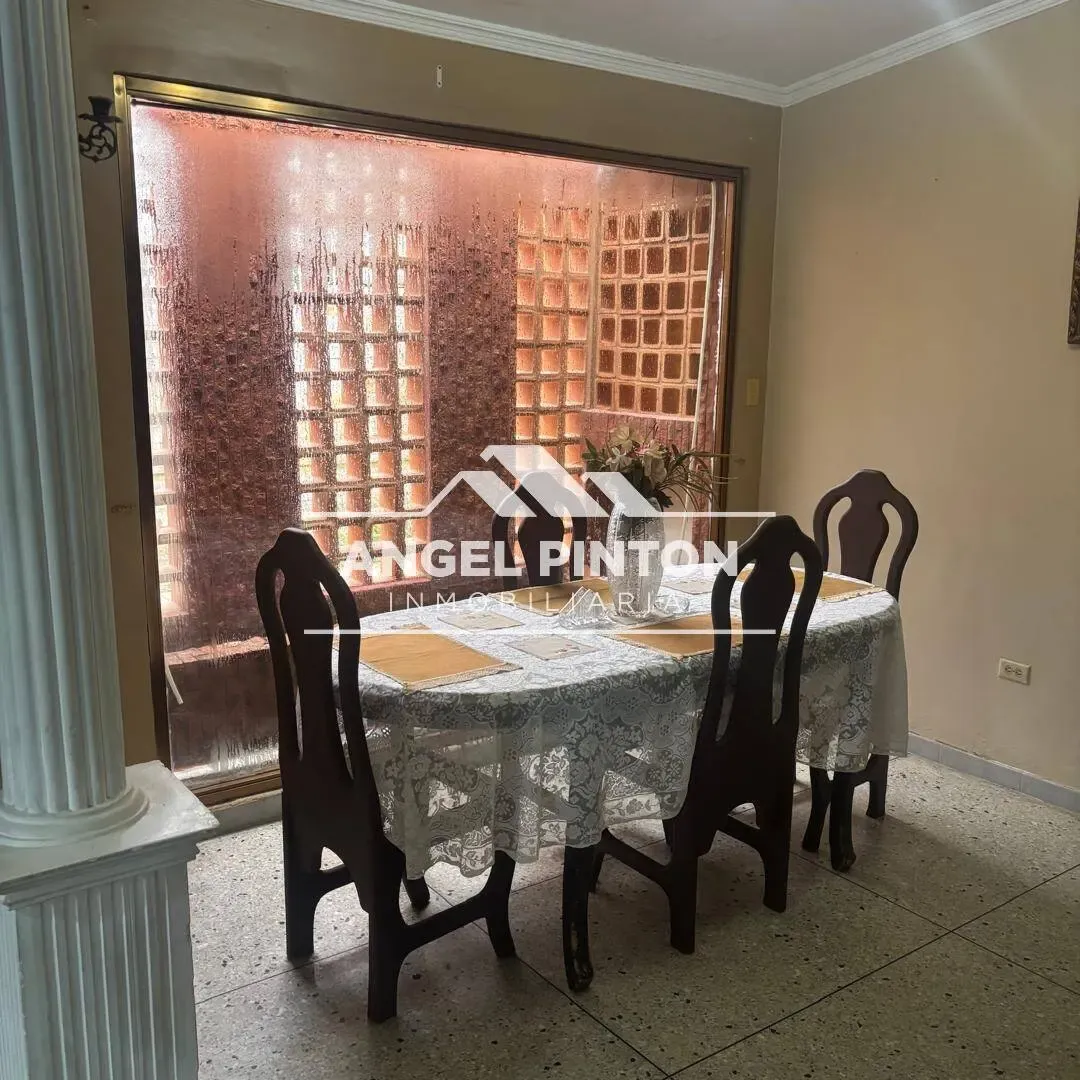 CASA EN VENTA URB LAS LOMAS MARACAIBO VENEZUELA API 9684 - 7