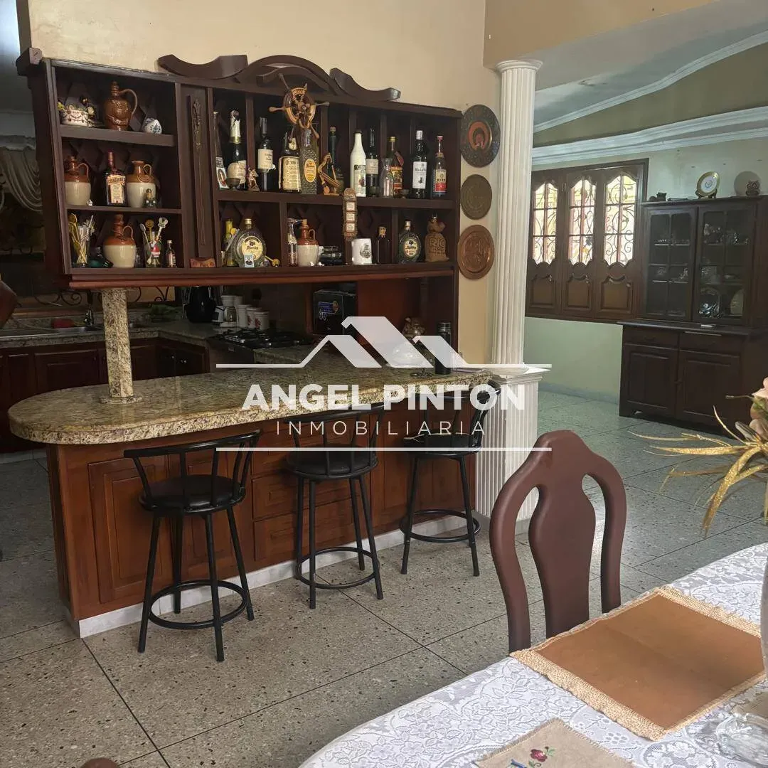 CASA EN VENTA URB LAS LOMAS MARACAIBO VENEZUELA API 9684 - 8
