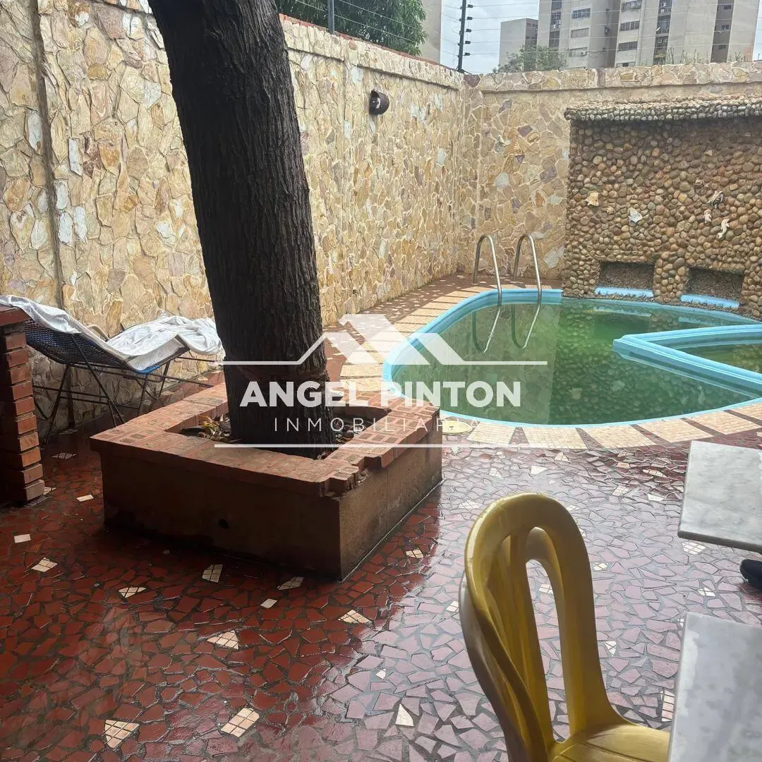 CASA EN VENTA URB LAS LOMAS MARACAIBO VENEZUELA API 9684 - 17