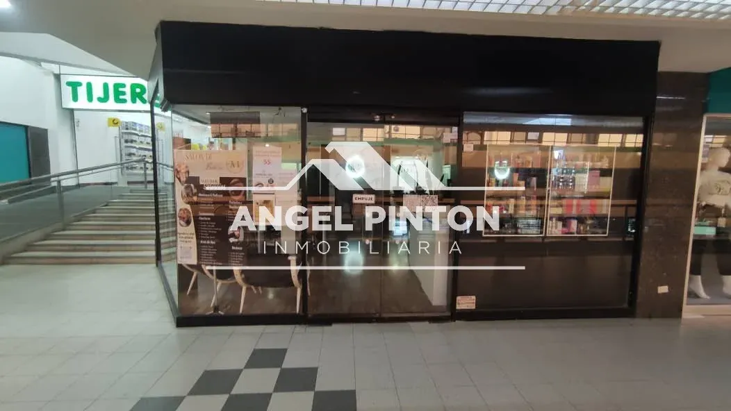 LOCAL COMERCIAL VENTA AV LA LIMPIA MARACAIBO VENEZUELA API 9342 - 2