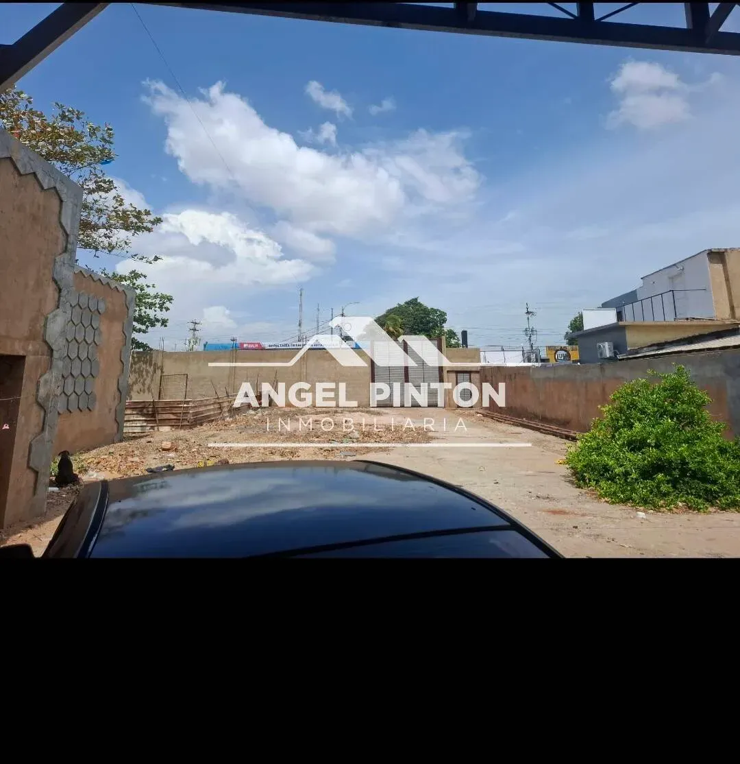 GALPÓN EN VENTA AV LA LIMPIA MARACAIBO VENEZUELA API 97648 - 4