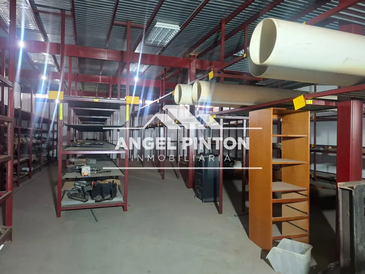 LOCAL COMERCIAL VENTA AMPARO MARACAIBO VENEZUELA API 9749 - 8