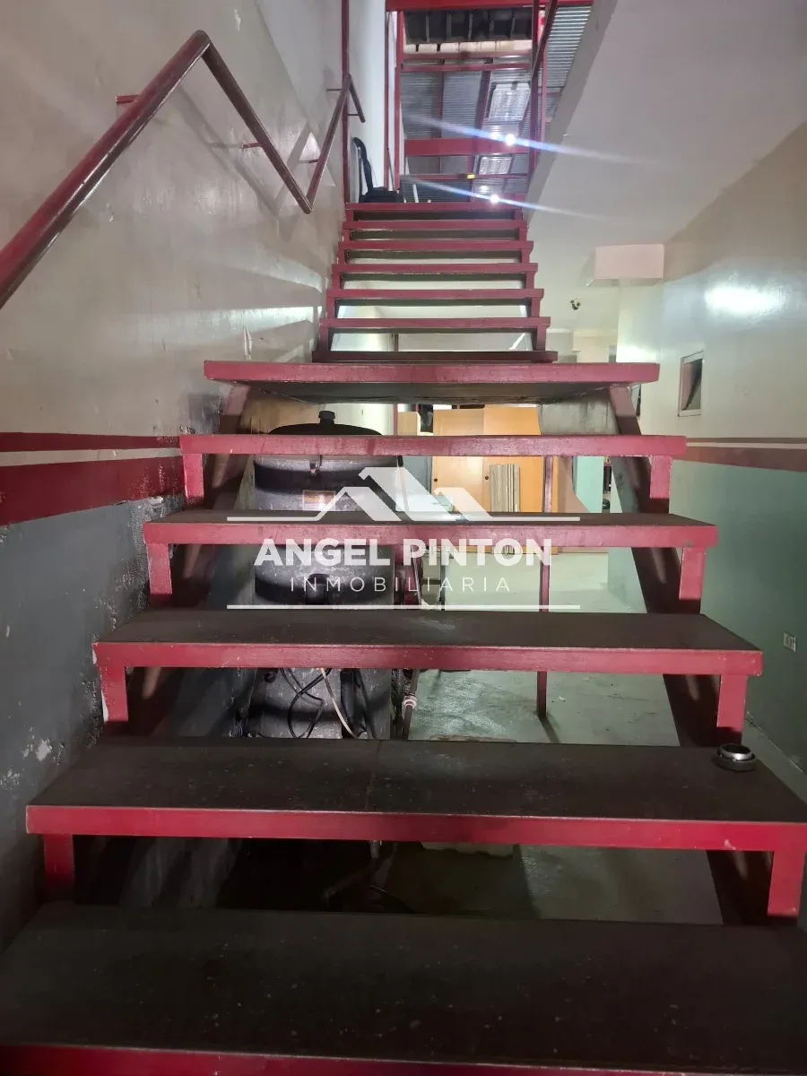 LOCAL COMERCIAL VENTA AMPARO MARACAIBO VENEZUELA API 9749 - 9