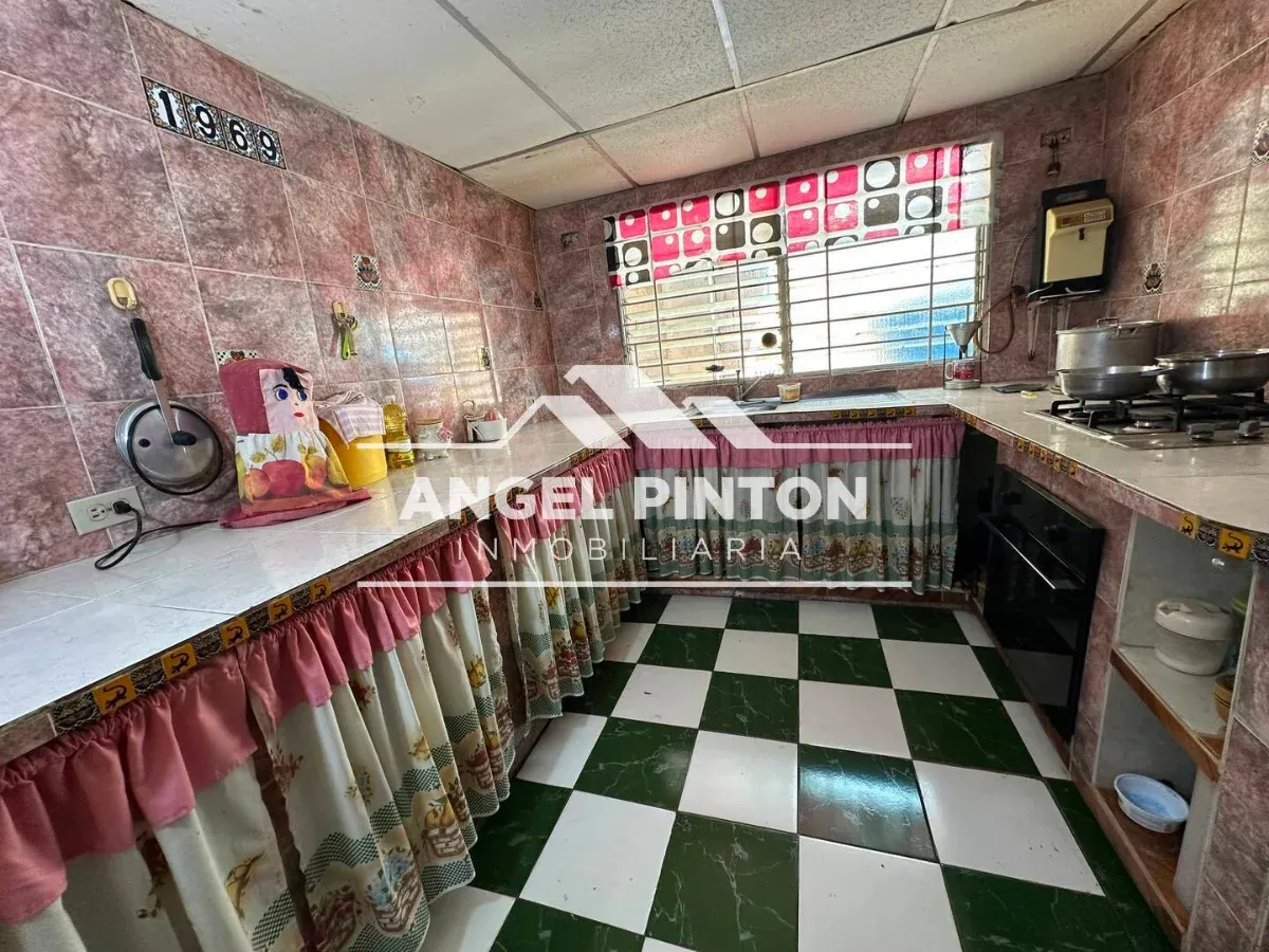 CASA VENTA SAN MARTÍN DE PORRA LA POMONA MARACAIBO VENEZUELA API 9795 - 5