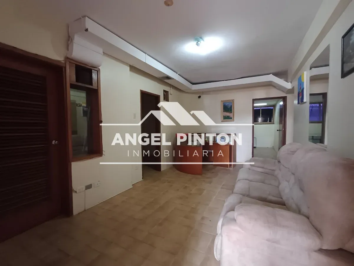APARTAMENTO VENTA AV BELLA VISTA MARACAIBO VENEZUELA API 9907 - 7