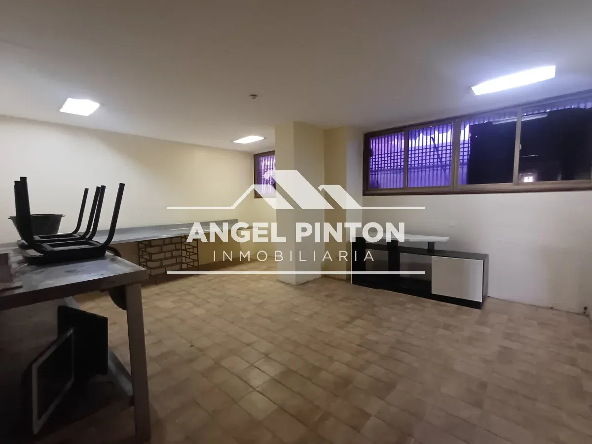 APARTAMENTO VENTA AV BELLA VISTA MARACAIBO VENEZUELA API 9907 - 8