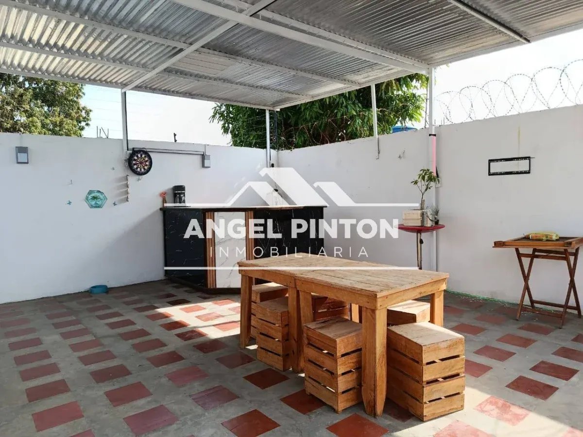 CASA VENTA LOS MODINES MARACAIBOVENEZUELA API 9904 - 2