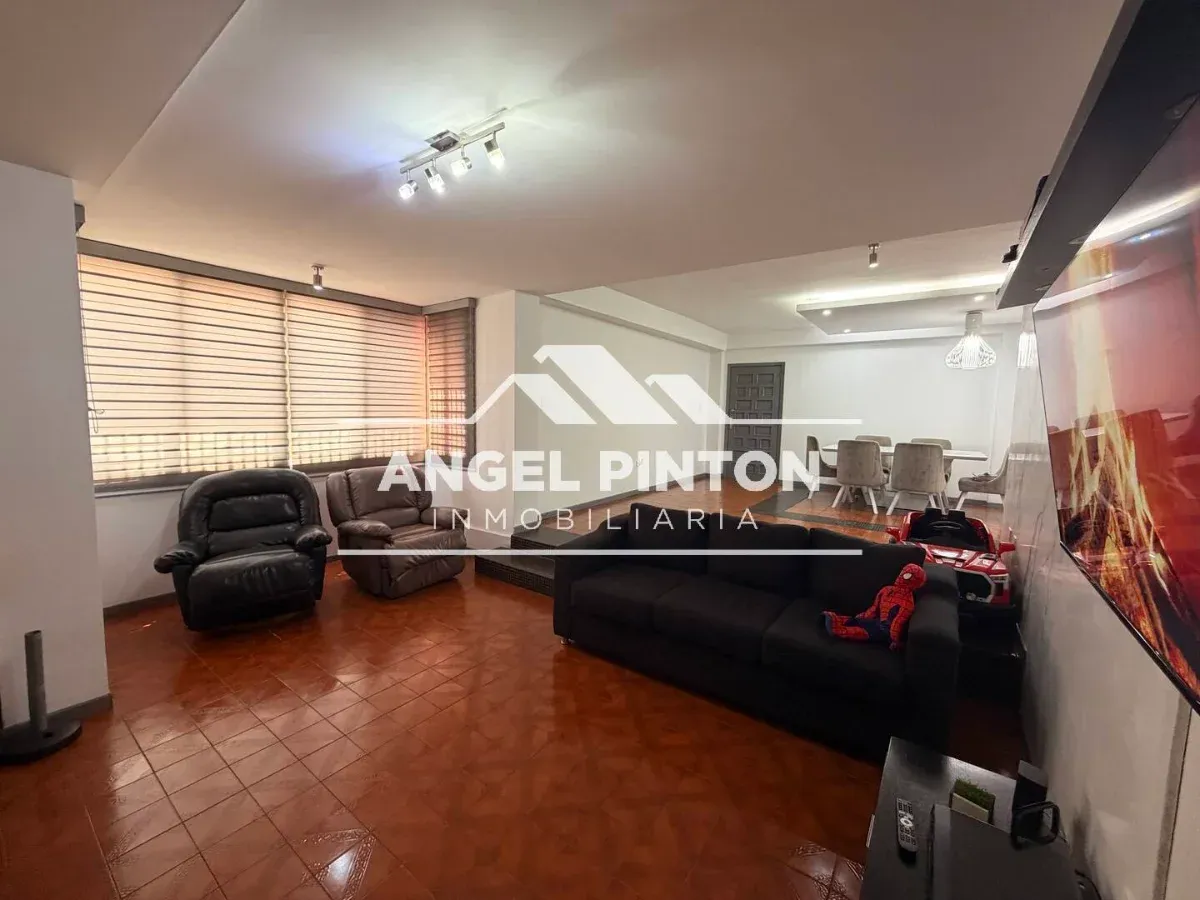 APARTAMENTO VENTA AV DELICIAS MARACAIBO VENEZUELA API 9901 - 3