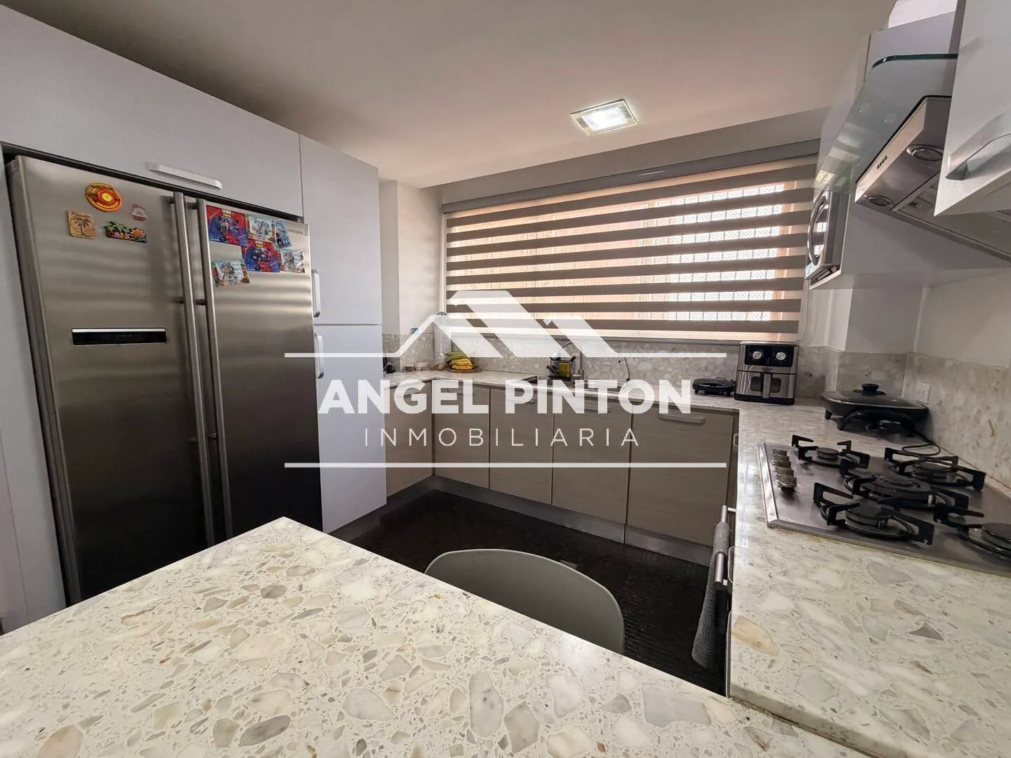 APARTAMENTO VENTA AV DELICIAS MARACAIBO VENEZUELA API 9901 - 16