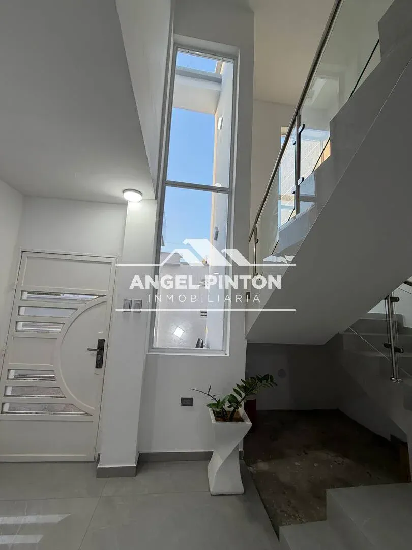 TOWNHOUSE VENTA LA COROMOTO SAN FRANCISCO VENEZUELA API 9952 - 3