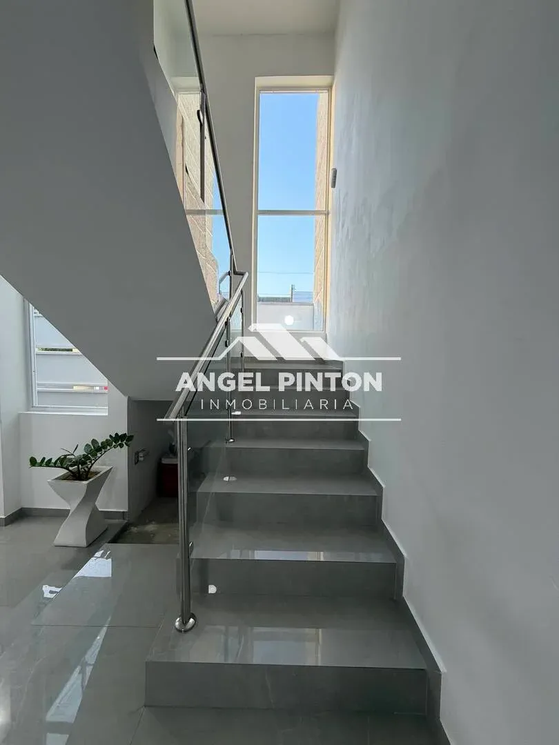 TOWNHOUSE VENTA LA COROMOTO SAN FRANCISCO VENEZUELA API 9952 - 5