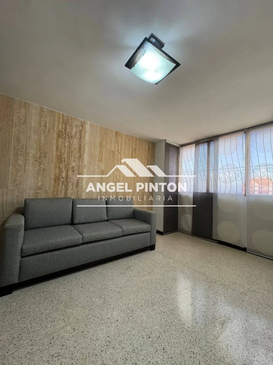 APARTAMENTO ALQUILER AV. LAS DELICIAS MARACAIBO VENEZUELA API 9956 - 3