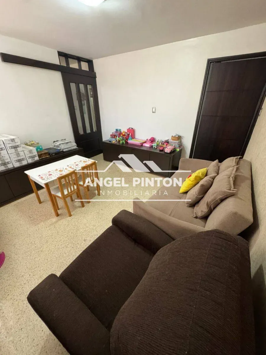 APARTAMENTO ALQUILER AV. LAS DELICIAS MARACAIBO VENEZUELA API 9956 - 5