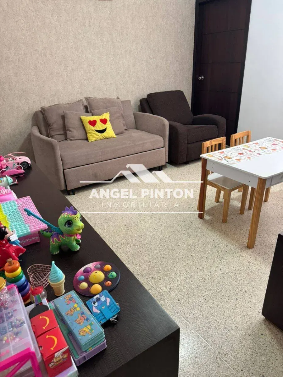 APARTAMENTO ALQUILER AV. LAS DELICIAS MARACAIBO VENEZUELA API 9956 - 7