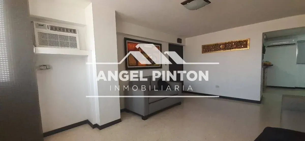 APARTAMENTO ALQUILER AV. LAS DELICIAS MARACAIBO VENEZUELA API 9956 - 18