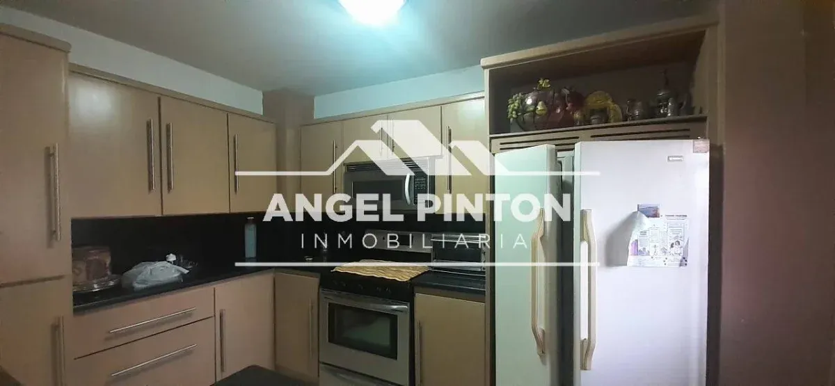 APARTAMENTO ALQUILER AV. LAS DELICIAS MARACAIBO VENEZUELA API 9956 - 19