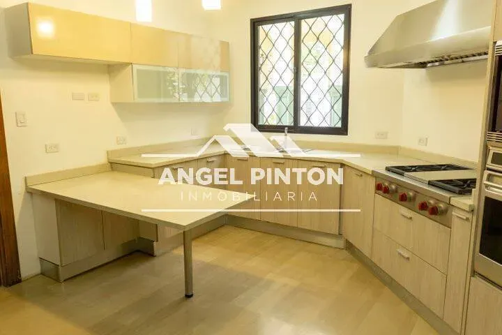 VILLA CERRADA VENTA INDIO MARA MARACAIBO VENEZUELA API 10011 - 3