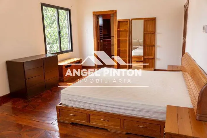 VILLA CERRADA VENTA INDIO MARA MARACAIBO VENEZUELA API 10011 - 14