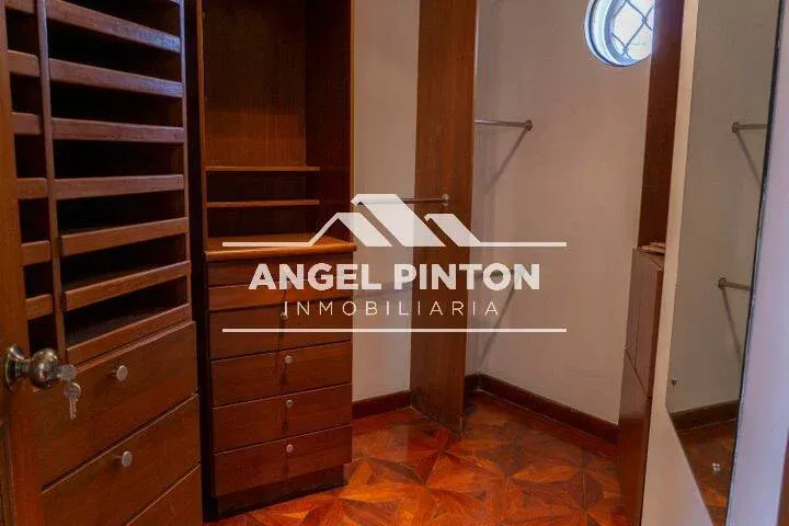 VILLA CERRADA VENTA INDIO MARA MARACAIBO VENEZUELA API 10011 - 15
