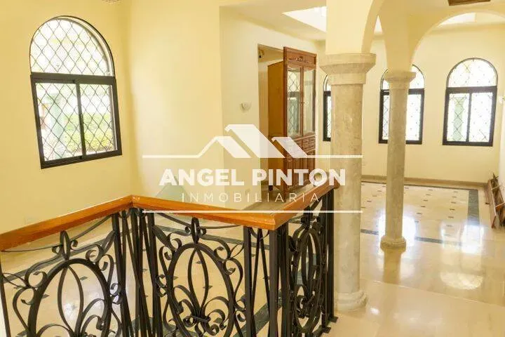 VILLA CERRADA VENTA INDIO MARA MARACAIBO VENEZUELA API 10011 - 20