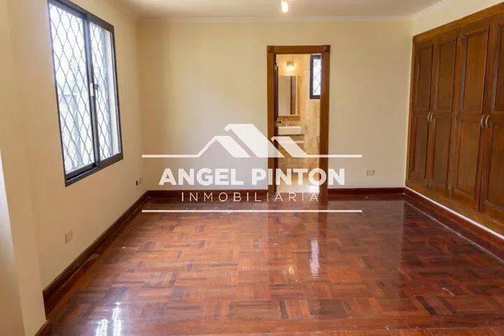 VILLA CERRADA VENTA INDIO MARA MARACAIBO VENEZUELA API 10011 - 23
