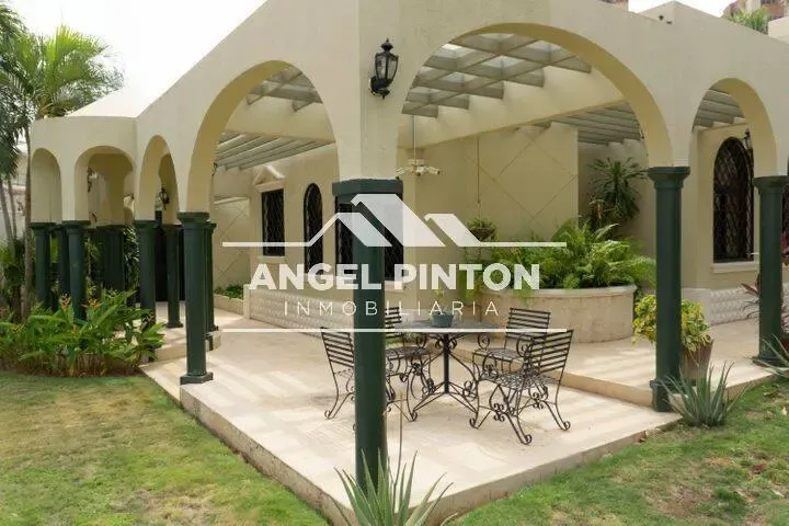 VILLA CERRADA VENTA INDIO MARA MARACAIBO VENEZUELA API 10011 - 27
