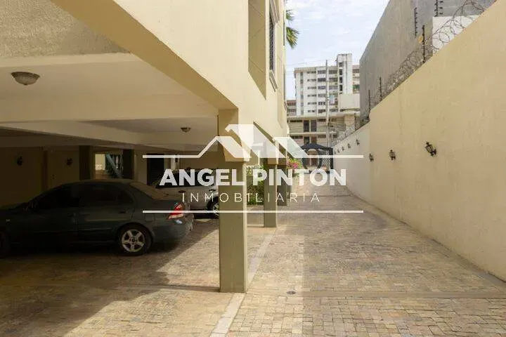 VILLA CERRADA VENTA INDIO MARA MARACAIBO VENEZUELA API 10011 - 38