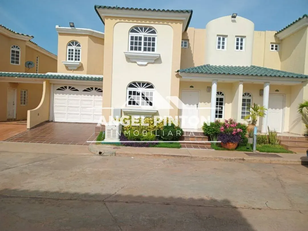 CASA VENTA OASIS COUNTRY 1 MARACAIBO VENEZUELA API 10014 - 2