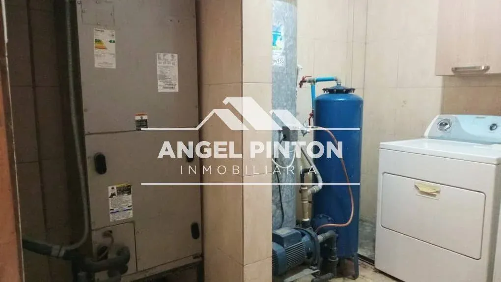 CASA VENTA AV FUERZAS ARMADAS MARACAIBO VENEZUELA API 10013 - 7