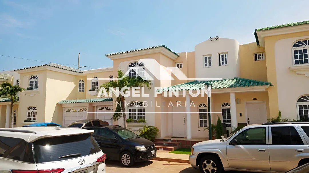 CASA VENTA AV FUERZAS ARMADAS MARACAIBO VENEZUELA API 10013 - 9