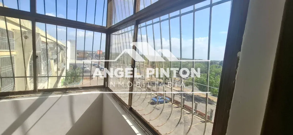 APARTAMENTO ALQUILER CIRCUNVALACION 2 MARACAIBO VENEZUELA API 10065 - 2