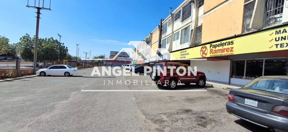 APARTAMENTO ALQUILER CIRCUNVALACION 2 MARACAIBO VENEZUELA API 10065 - 12